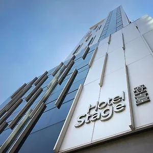 登台 **** 香港